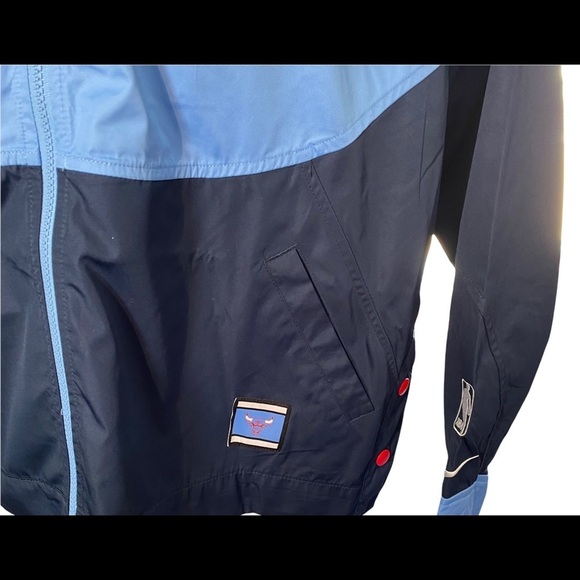 Nike Womens NBA Chicago Bulls City Edition Courtside Blue Full-Zip Jacket M NWT - Picture 13 of 16